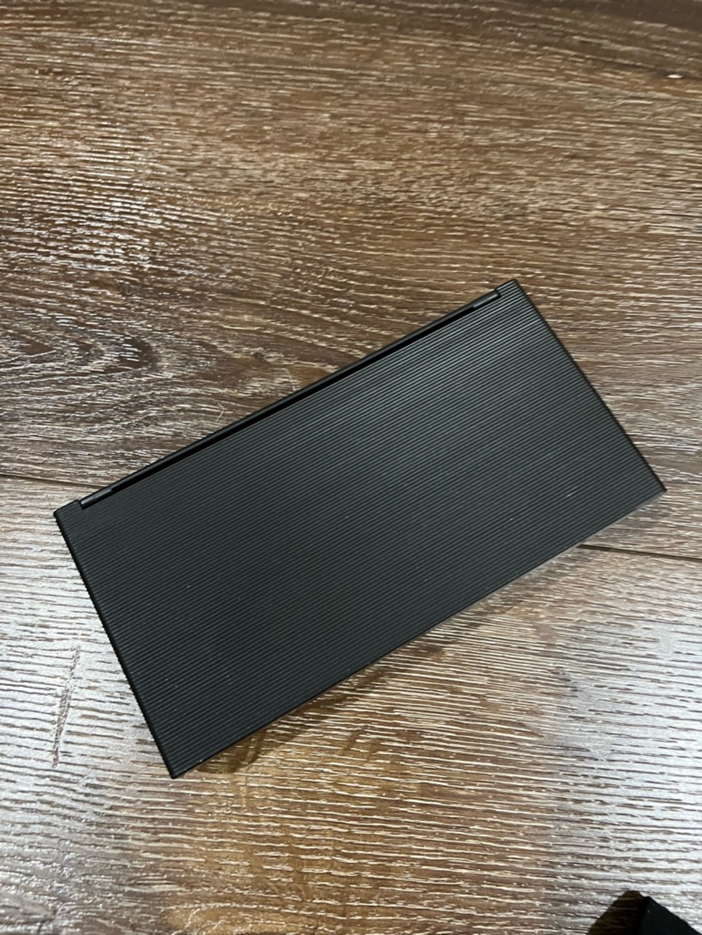 LASHIFY Black Ribbed Lash Storage Case - Picture 2 of 12